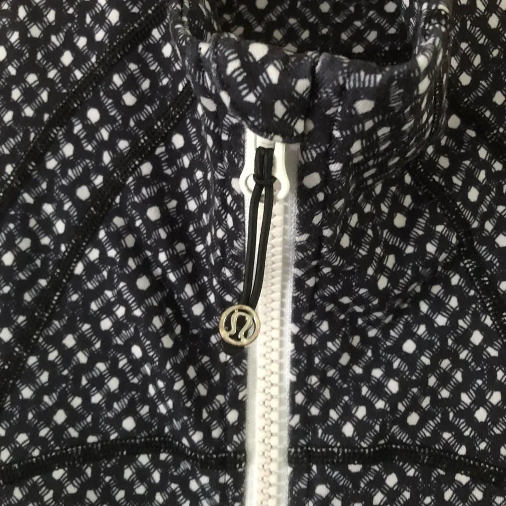 Lululemon Define Jacket Millie Mesh White Black Size 10 Sporty Athletic Outdoor